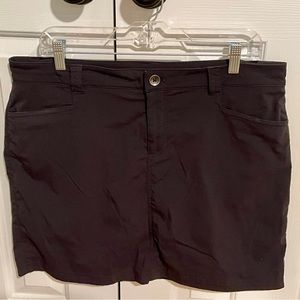 Eddie Bauer Women’s Performance Skort, black, size 12.